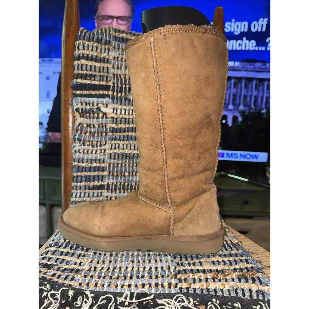UGG Classic Tall II Boots Women Size [8] Chestnut Suede Sheepskin Winter Cozy